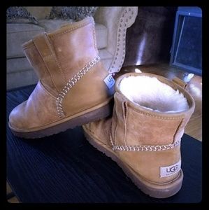 Ugg mens 9 womens 10ish